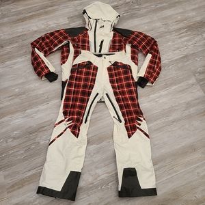 Helly Hansen Size Large Red Black White Plaid Snow Jacket and Pants Set